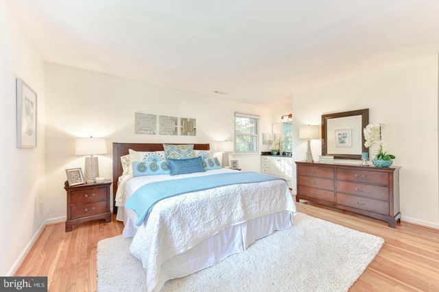 7326 OLD DOMINION DR, Mclean, VA 22101