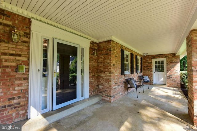 7326 OLD DOMINION DR, Mclean, VA 22101