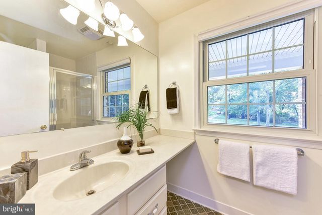7326 OLD DOMINION DR, Mclean, VA 22101