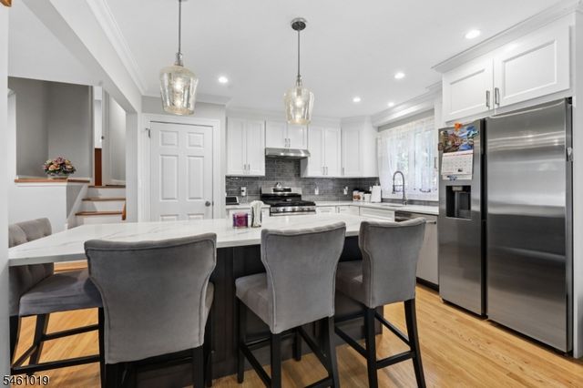5 Viewpoint Rd, Wayne Twp., NJ 07470