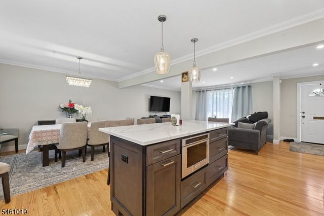 5 Viewpoint Rd, Wayne Twp., NJ 07470