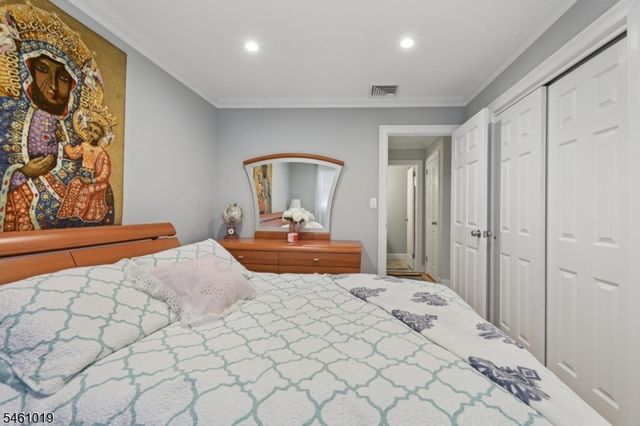 5 Viewpoint Rd, Wayne Twp., NJ 07470