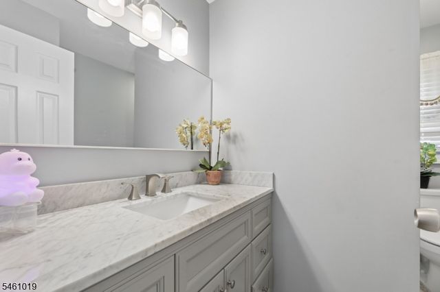 5 Viewpoint Rd, Wayne Twp., NJ 07470