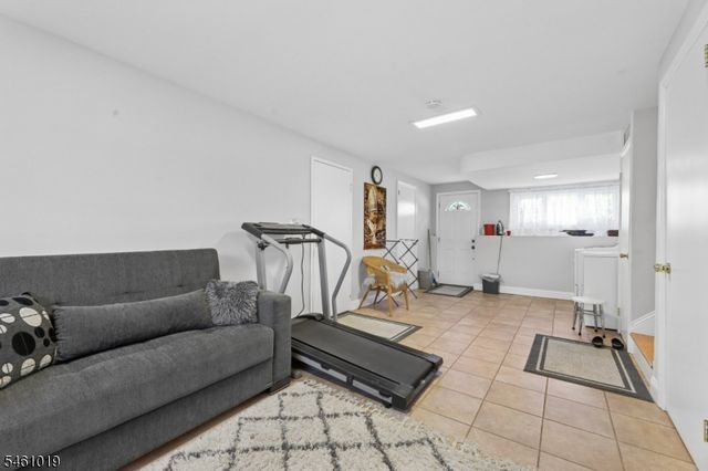 5 Viewpoint Rd, Wayne Twp., NJ 07470