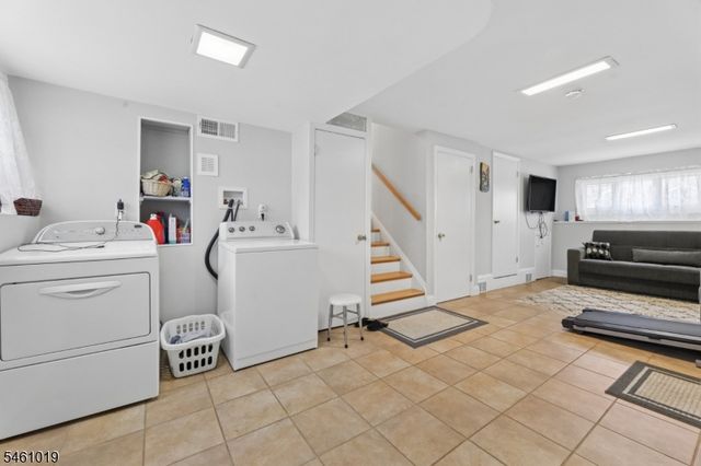 5 Viewpoint Rd, Wayne Twp., NJ 07470