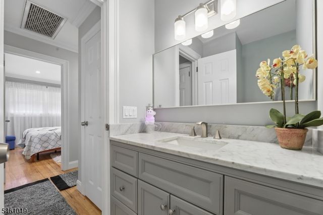 5 Viewpoint Rd, Wayne Twp., NJ 07470