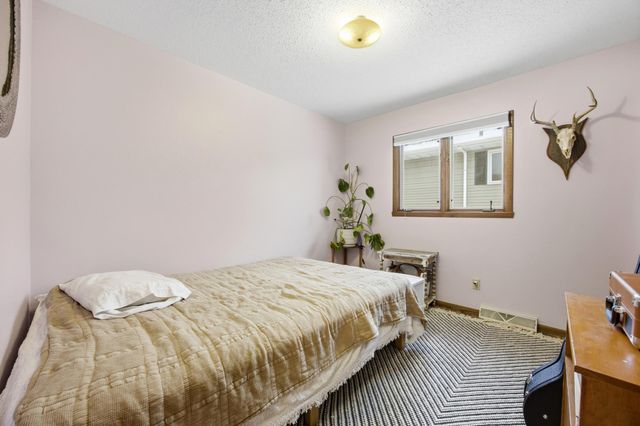 2867 Westgate Drive S, Fargo, ND 58103