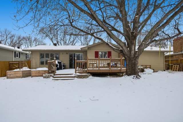 2867 Westgate Drive S, Fargo, ND 58103