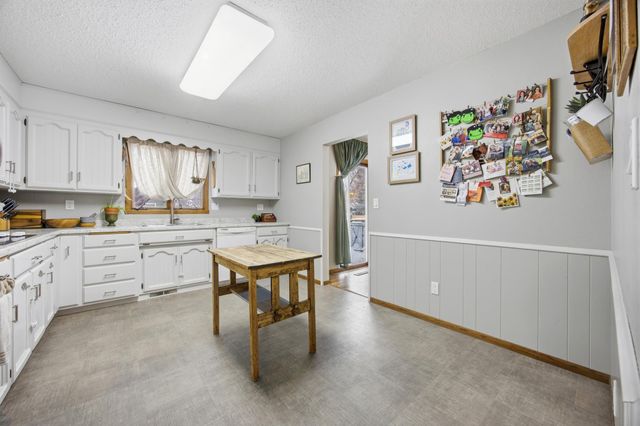 2867 Westgate Drive S, Fargo, ND 58103