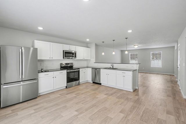 48405 Silver Oaks W, Mattawan, MI 49071