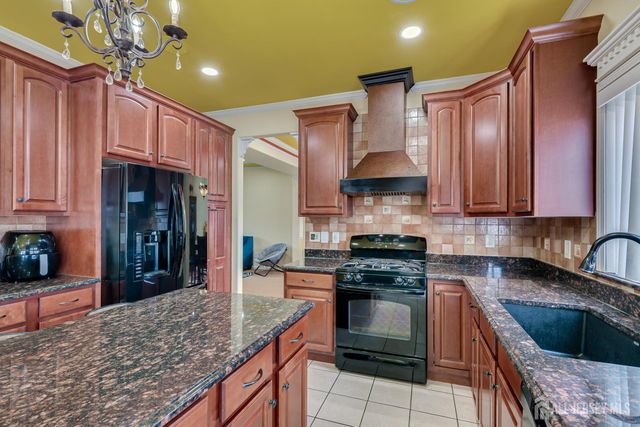 5 Marcel Lane, Piscataway, NJ 08854