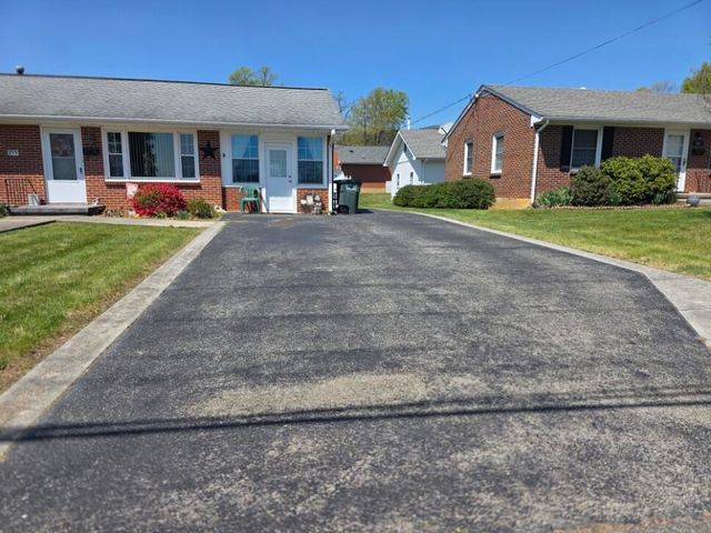 W 233 Carrollton AVE, Salem, VA 24153