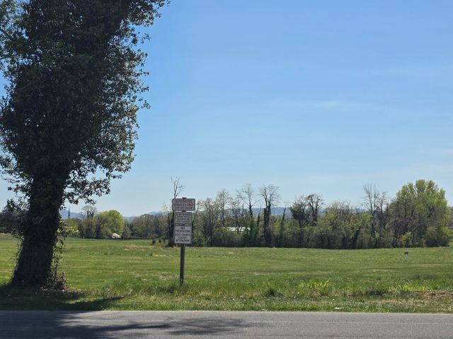 W 233 Carrollton AVE, Salem, VA 24153