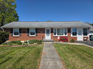 W 233 Carrollton AVE, Salem, VA 24153