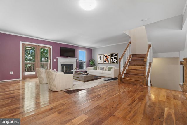 14 LAMBETH BRIDGE CT, Lutherville Timonium, MD 21093
