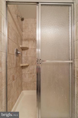 14 LAMBETH BRIDGE CT, Lutherville Timonium, MD 21093