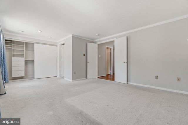 14 LAMBETH BRIDGE CT, Lutherville Timonium, MD 21093