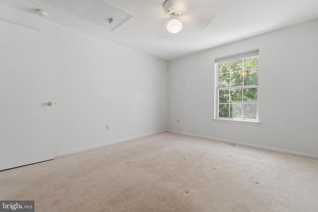 14 LAMBETH BRIDGE CT, Lutherville Timonium, MD 21093