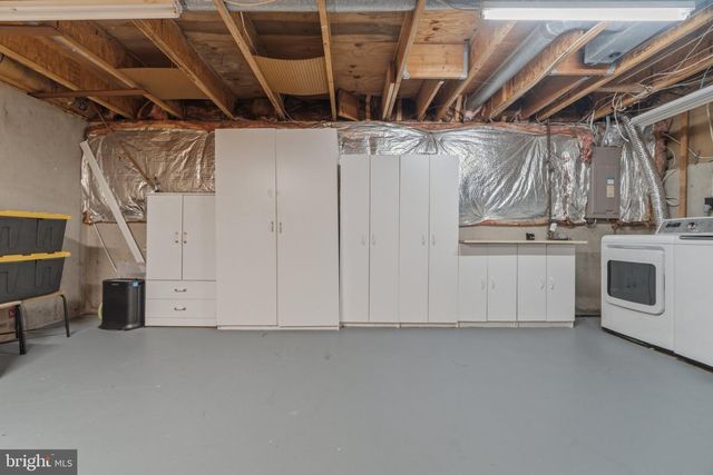 14 LAMBETH BRIDGE CT, Lutherville Timonium, MD 21093
