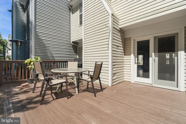 14 LAMBETH BRIDGE CT, Lutherville Timonium, MD 21093