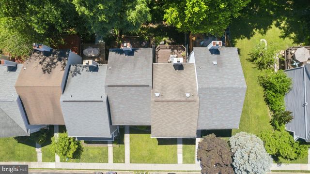 14 LAMBETH BRIDGE CT, Lutherville Timonium, MD 21093