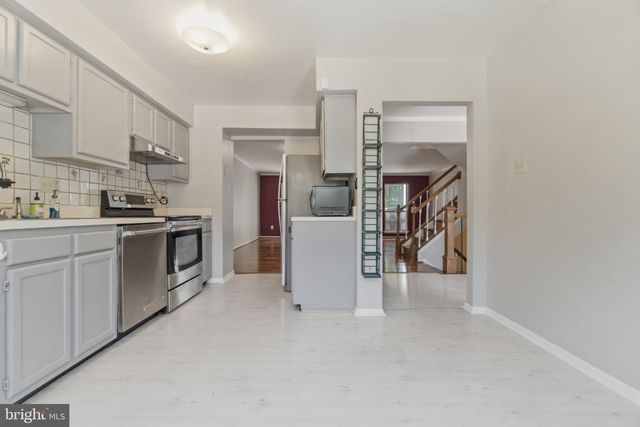 14 LAMBETH BRIDGE CT, Lutherville Timonium, MD 21093