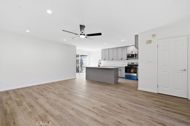 10445 Larwin unit 3 3, Chatsworth, CA 91311