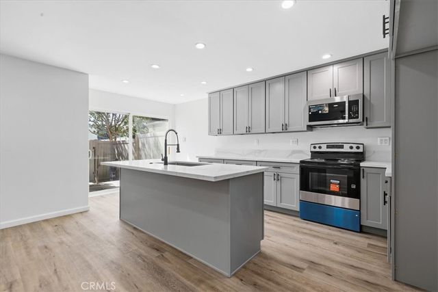 10445 Larwin unit 3 3, Chatsworth, CA 91311