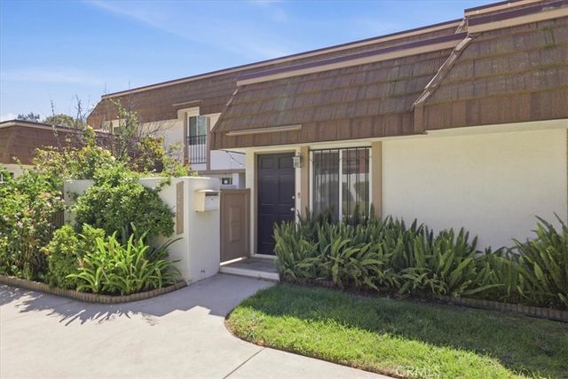 10445 Larwin unit 3 3, Chatsworth, CA 91311