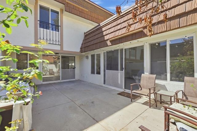 10445 Larwin unit 3 3, Chatsworth, CA 91311