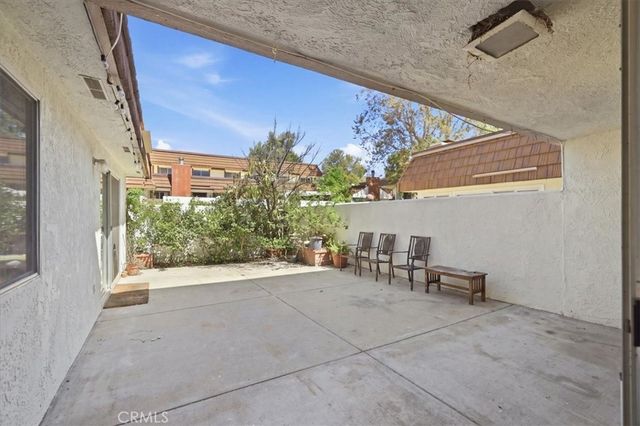 10445 Larwin unit 3 3, Chatsworth, CA 91311