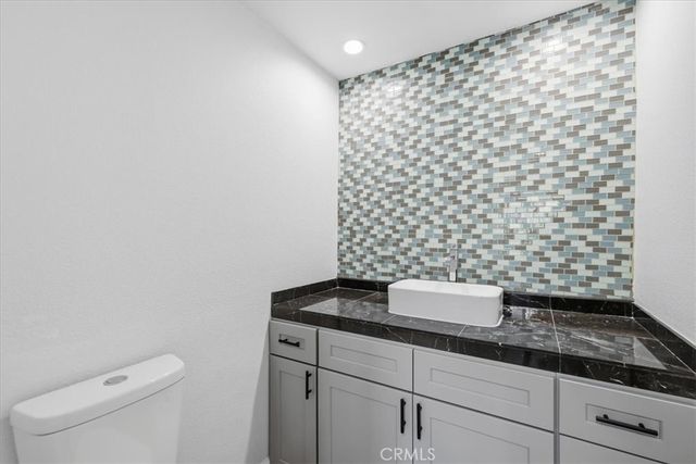 10445 Larwin unit 3 3, Chatsworth, CA 91311