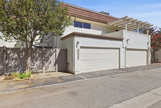 10445 Larwin unit 3 3, Chatsworth, CA 91311