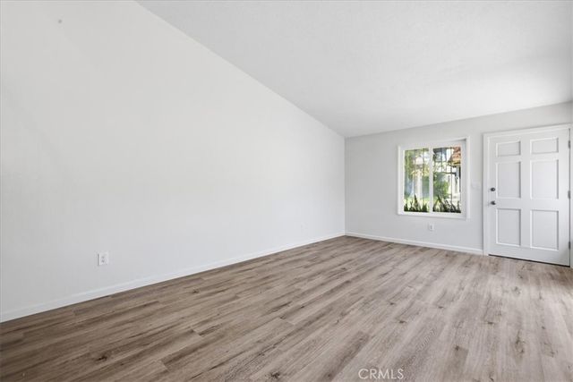 10445 Larwin unit 3 3, Chatsworth, CA 91311