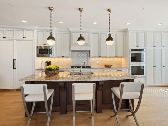 875 Lake Street N 310, Wayzata, MN 55391