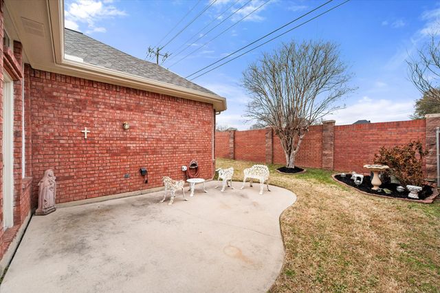 2921 Windstone Court, Bedford, TX 76021