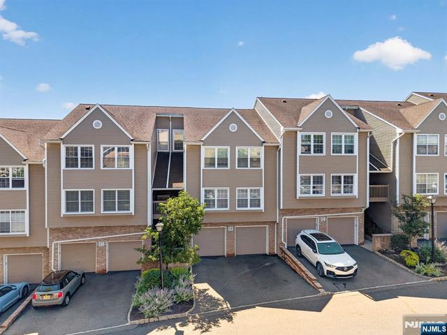 513 Windsor Drive, Palisades Park, NJ 07650