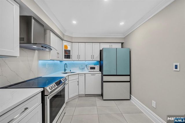 513 Windsor Drive, Palisades Park, NJ 07650