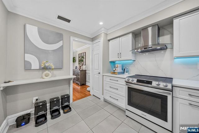 513 Windsor Drive, Palisades Park, NJ 07650