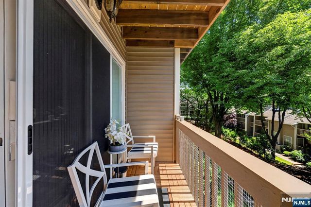 513 Windsor Drive, Palisades Park, NJ 07650