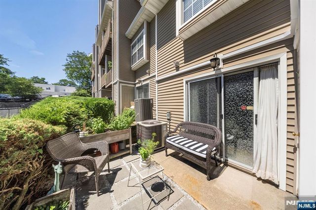 513 Windsor Drive, Palisades Park, NJ 07650