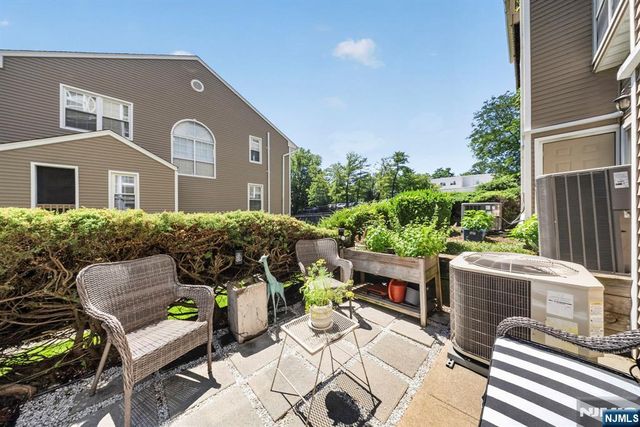 513 Windsor Drive, Palisades Park, NJ 07650