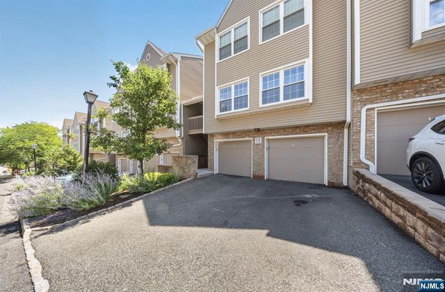 513 Windsor Drive, Palisades Park, NJ 07650