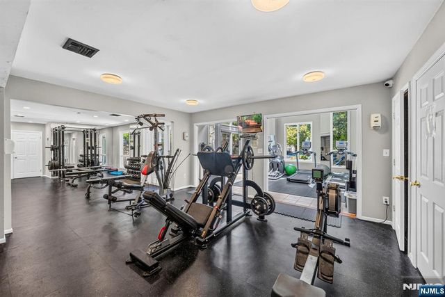 513 Windsor Drive, Palisades Park, NJ 07650