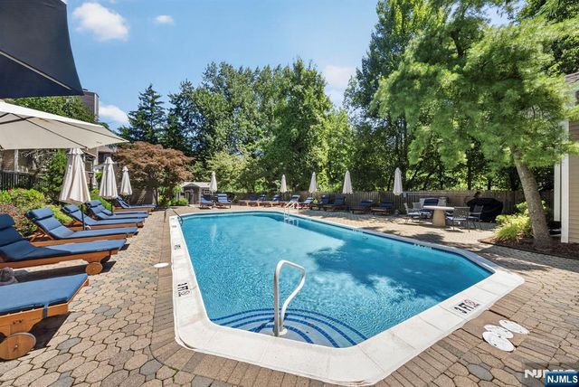 513 Windsor Drive, Palisades Park, NJ 07650