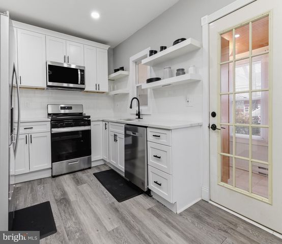 153 OAKLAND AVE, Audubon, NJ 08106