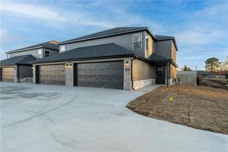 507 Arkansas Street, Gentry, AR 72734