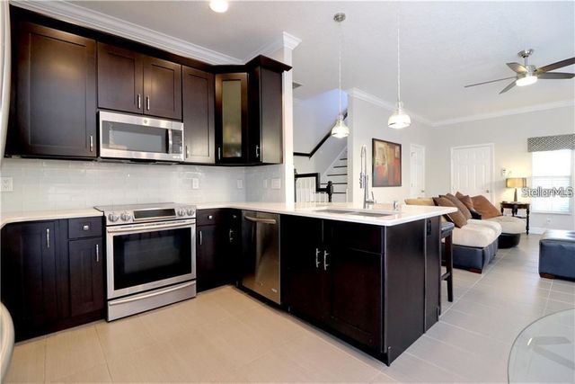 10217 DOLCE VISTA DRIVE NE, St Petersburg, FL 33702