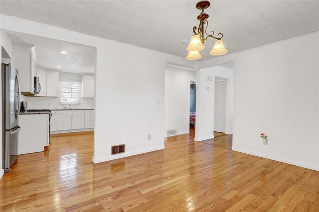 14-46 142 Street, Whitestone, NY 11357