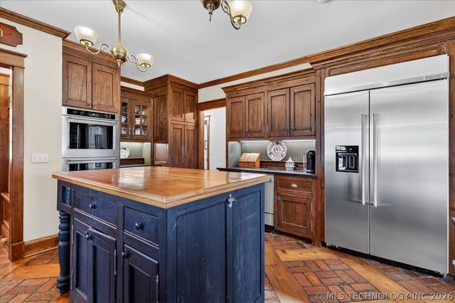 3987 Silver Lake Road, Bartlesville, OK 74006